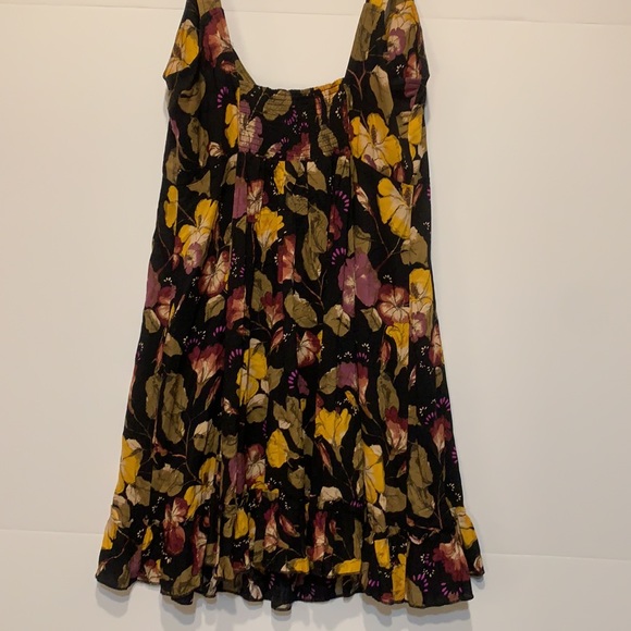 Adorable Free People dress! 🌼 perfect to wear alone or layer with sweaters! - Picture 5 of 6